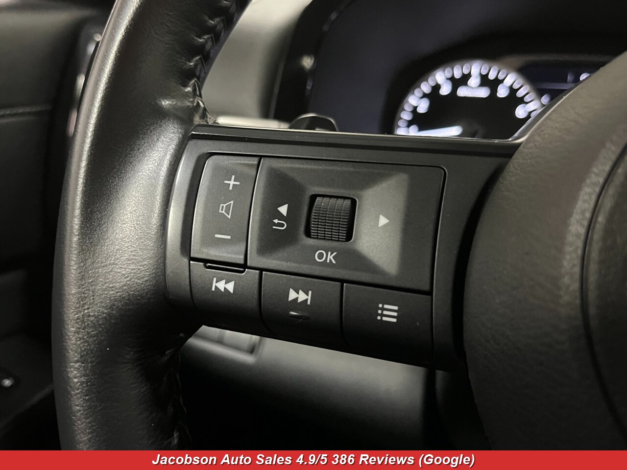 2024 Nissan Pathfinder SV AWD - Photo 9 - Oshkosh, WI 54901