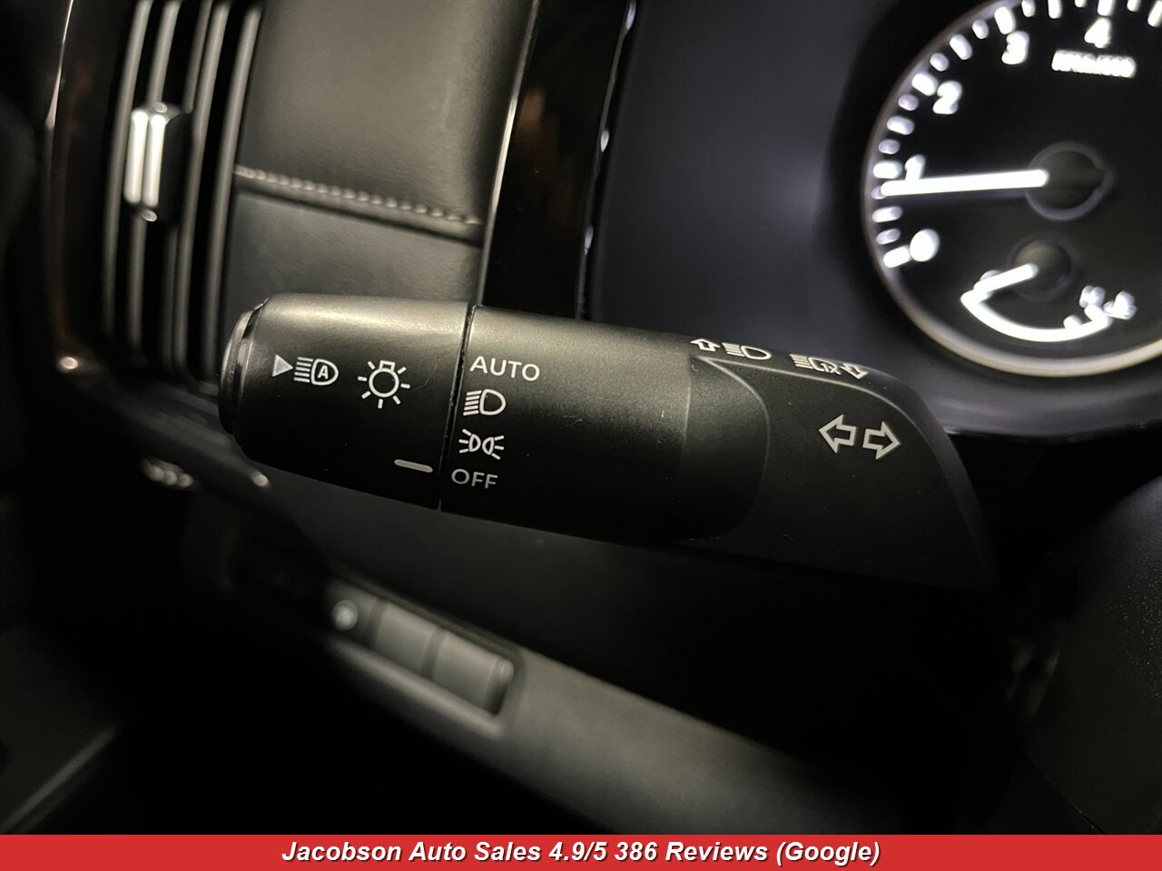 2024 Nissan Pathfinder SV AWD - Photo 8 - Oshkosh, WI 54901