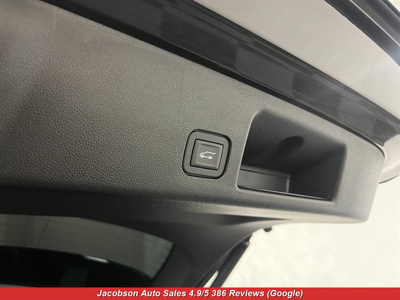 2024 Chevrolet Equinox EV 2LT AWD - Photo 44 - Oshkosh, WI 54901