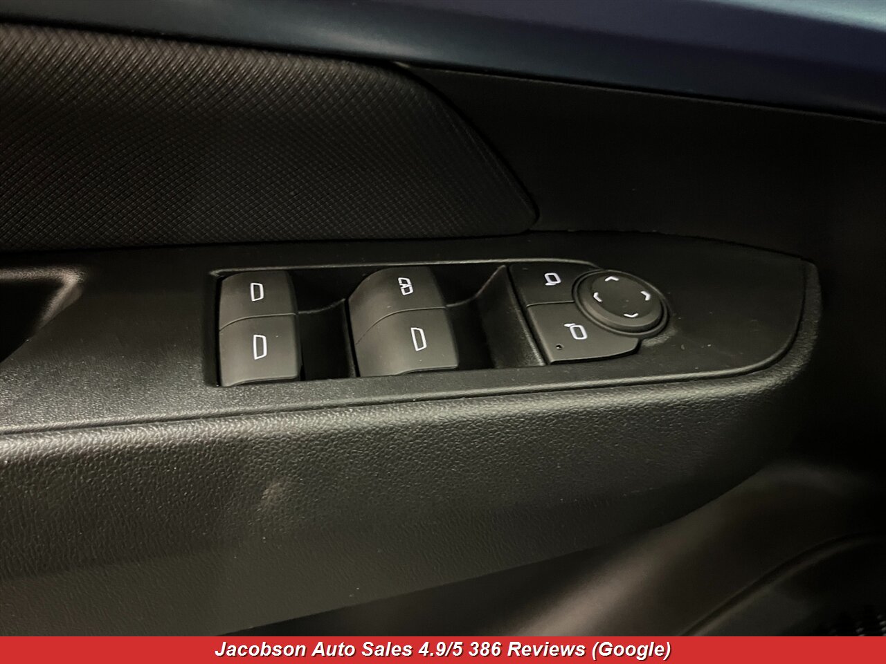 2024 Chevrolet Equinox EV 2LT AWD - Photo 3 - Oshkosh, WI 54901