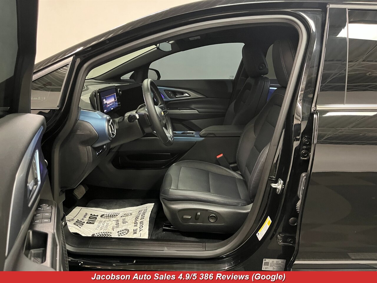 2024 Chevrolet Equinox EV 2LT AWD - Photo 32 - Oshkosh, WI 54901