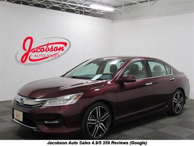 2016 Honda Accord Touring   - Photo 1 - Oshkosh, WI 54901