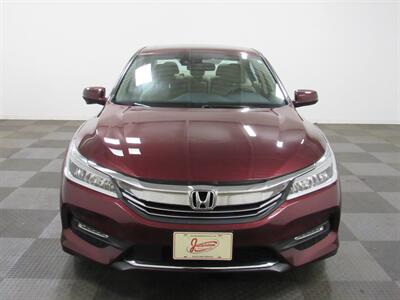 2016 Honda Accord Touring   - Photo 2 - Oshkosh, WI 54901