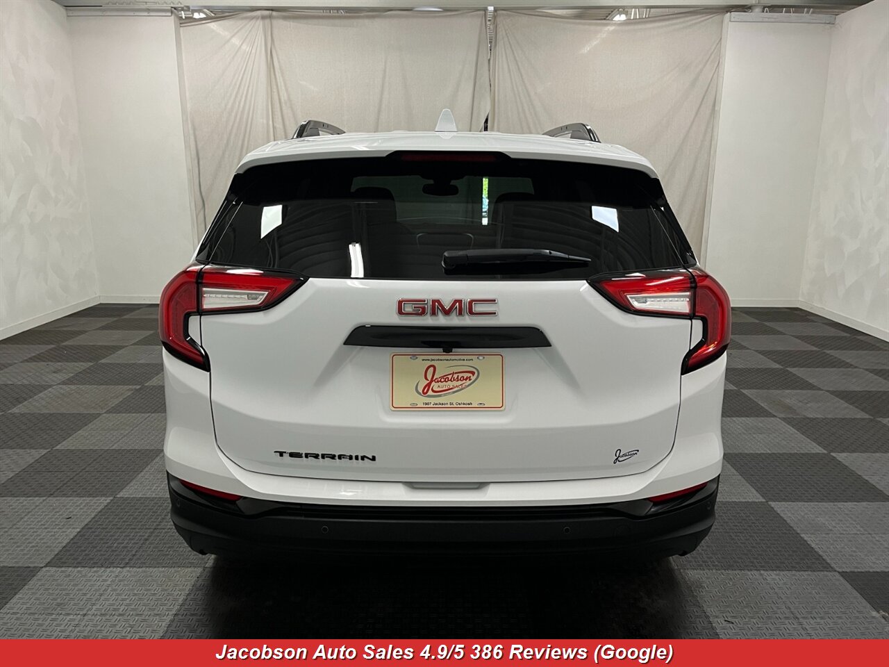 2024 GMC Terrain SLE - Photo 48 - Oshkosh, WI 54901