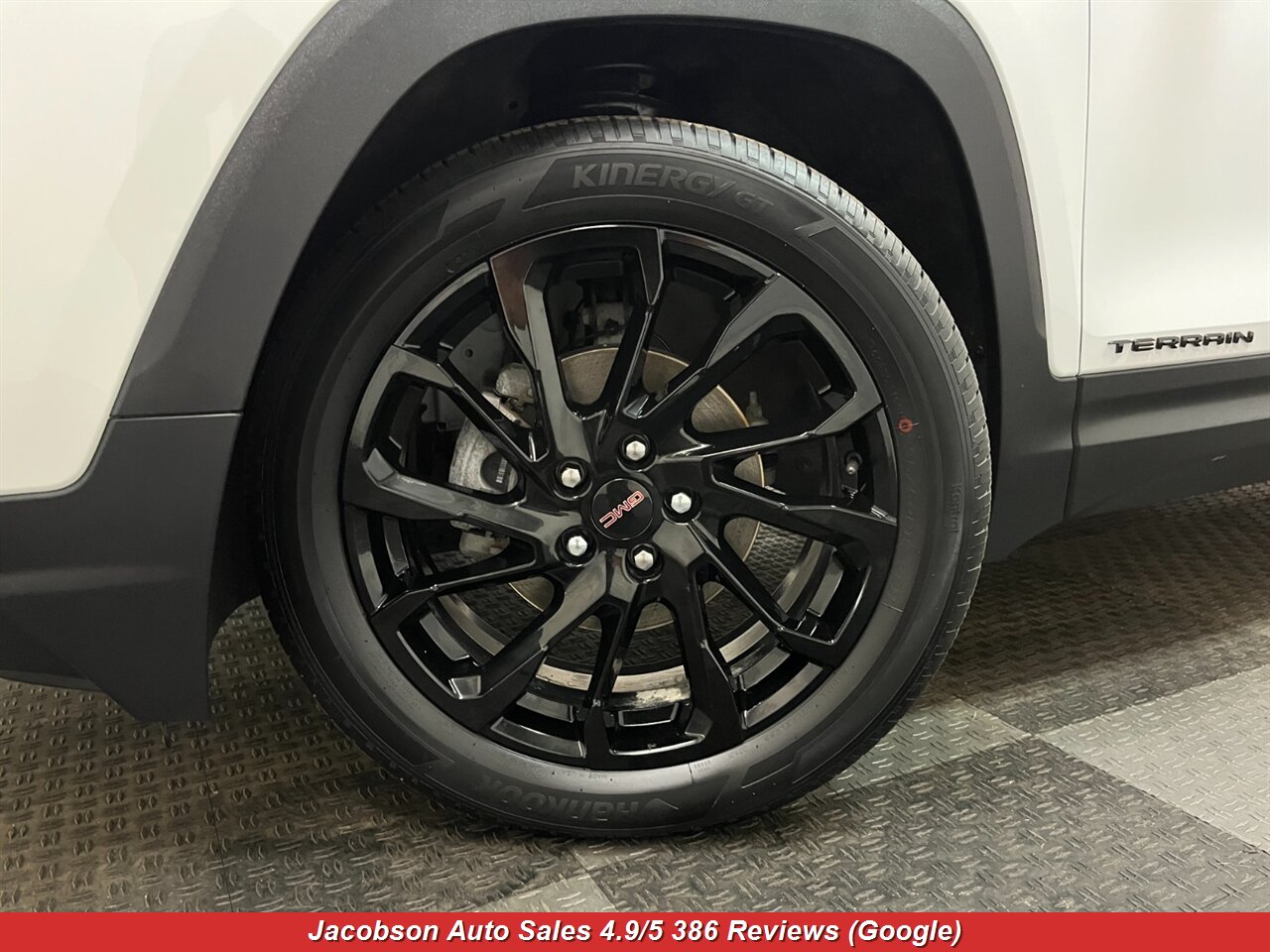 2024 GMC Terrain SLE - Photo 54 - Oshkosh, WI 54901