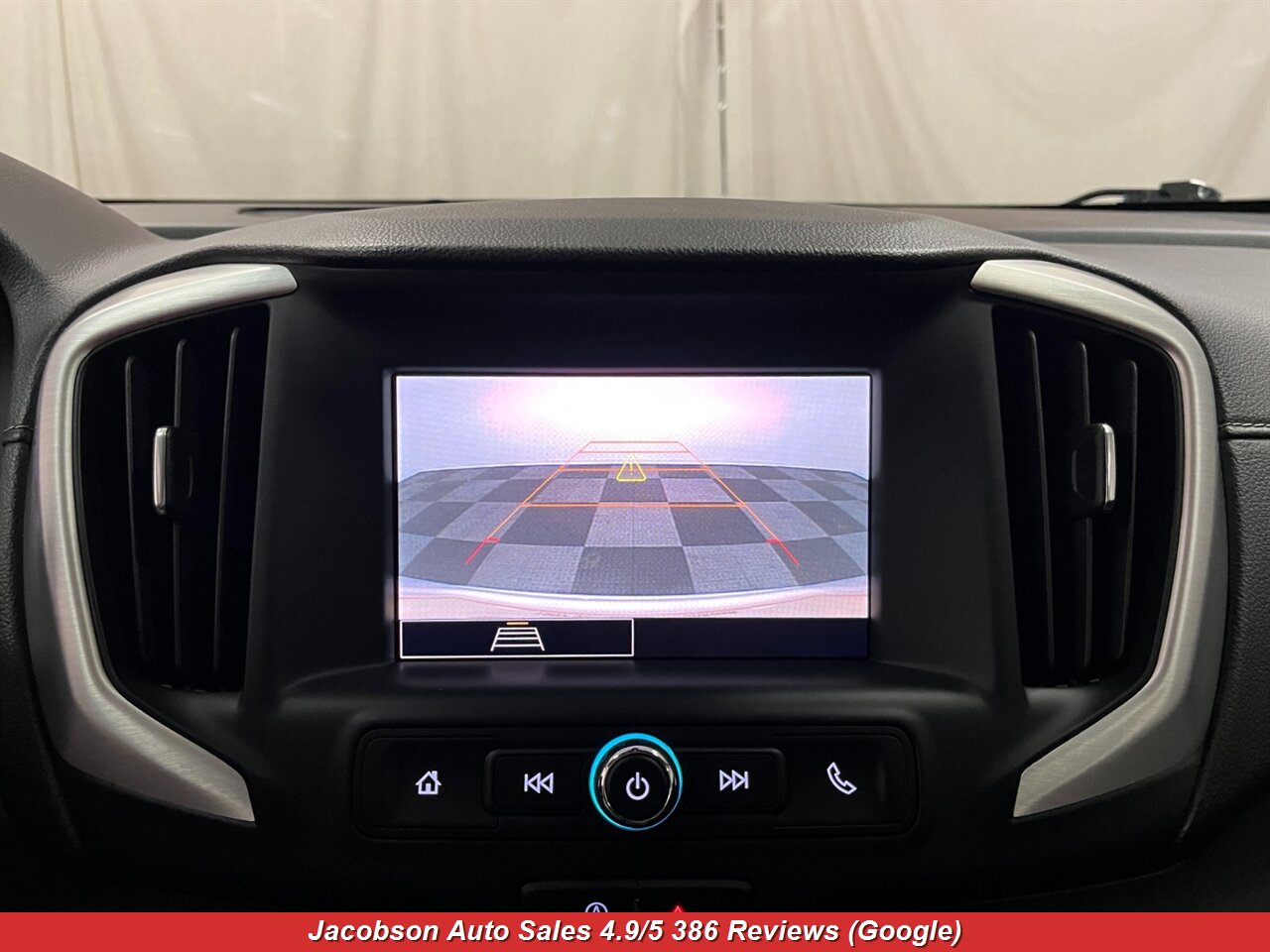 2024 GMC Terrain SLE - Photo 16 - Oshkosh, WI 54901