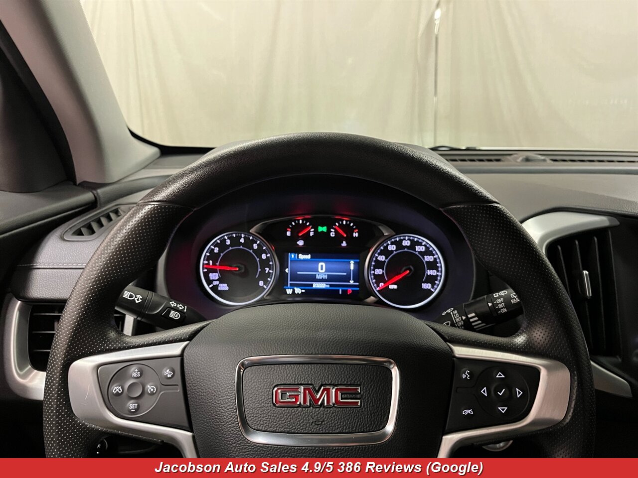 2024 GMC Terrain SLE - Photo 9 - Oshkosh, WI 54901