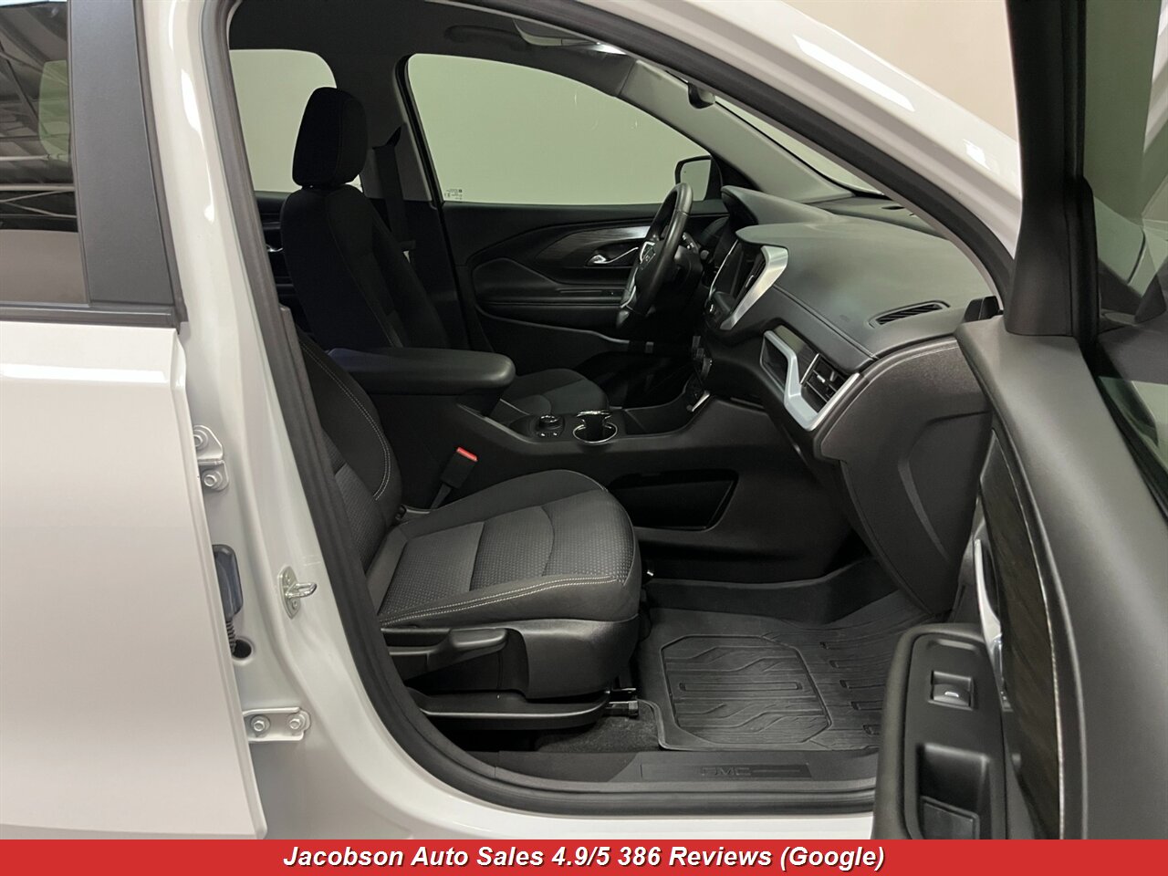 2024 GMC Terrain SLE - Photo 43 - Oshkosh, WI 54901