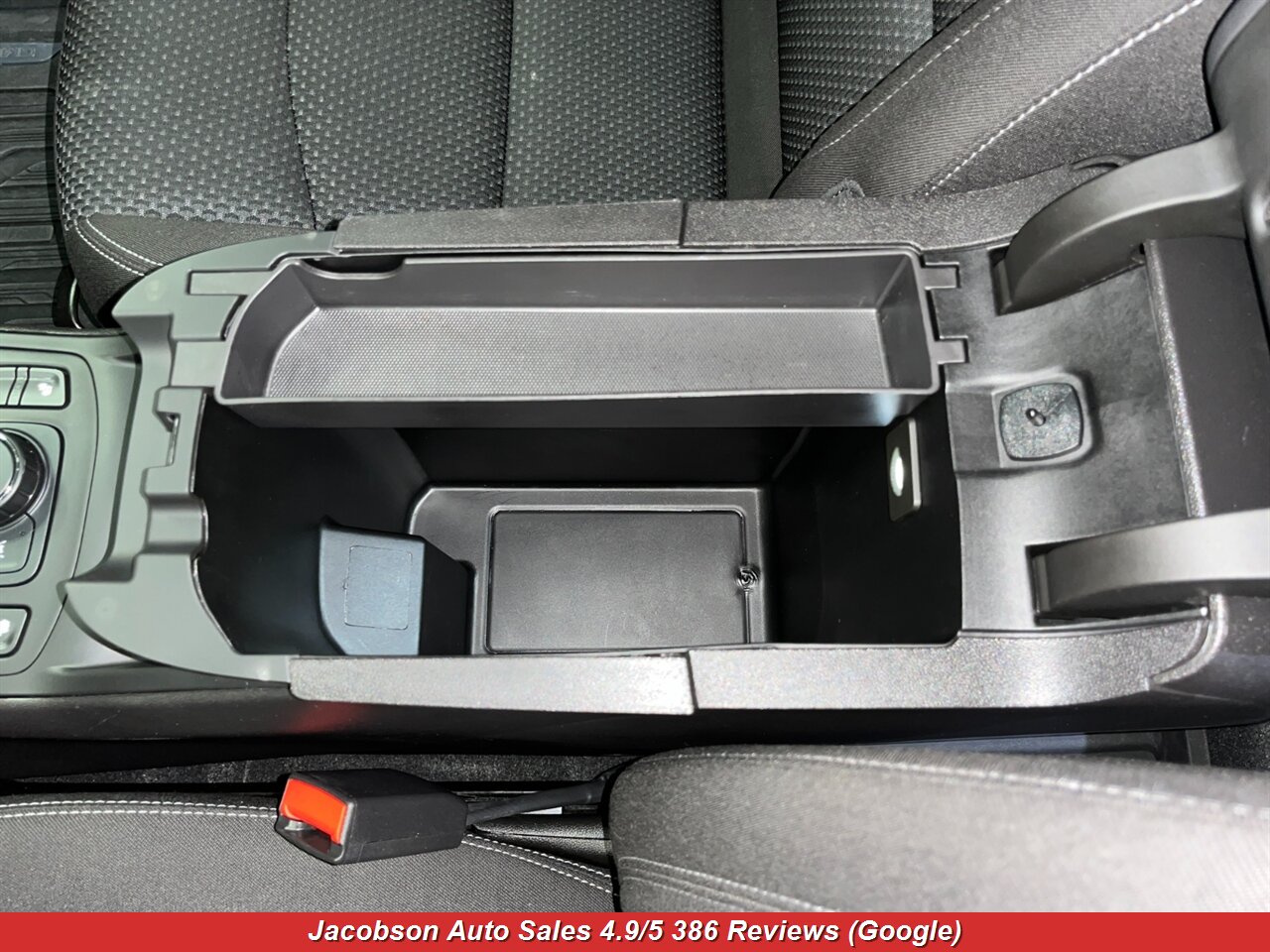 2024 GMC Terrain SLE - Photo 27 - Oshkosh, WI 54901