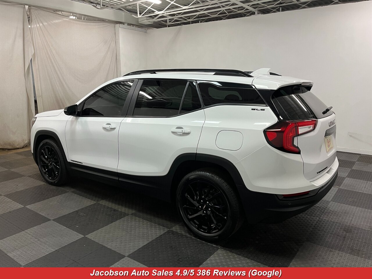 2024 GMC Terrain SLE - Photo 51 - Oshkosh, WI 54901