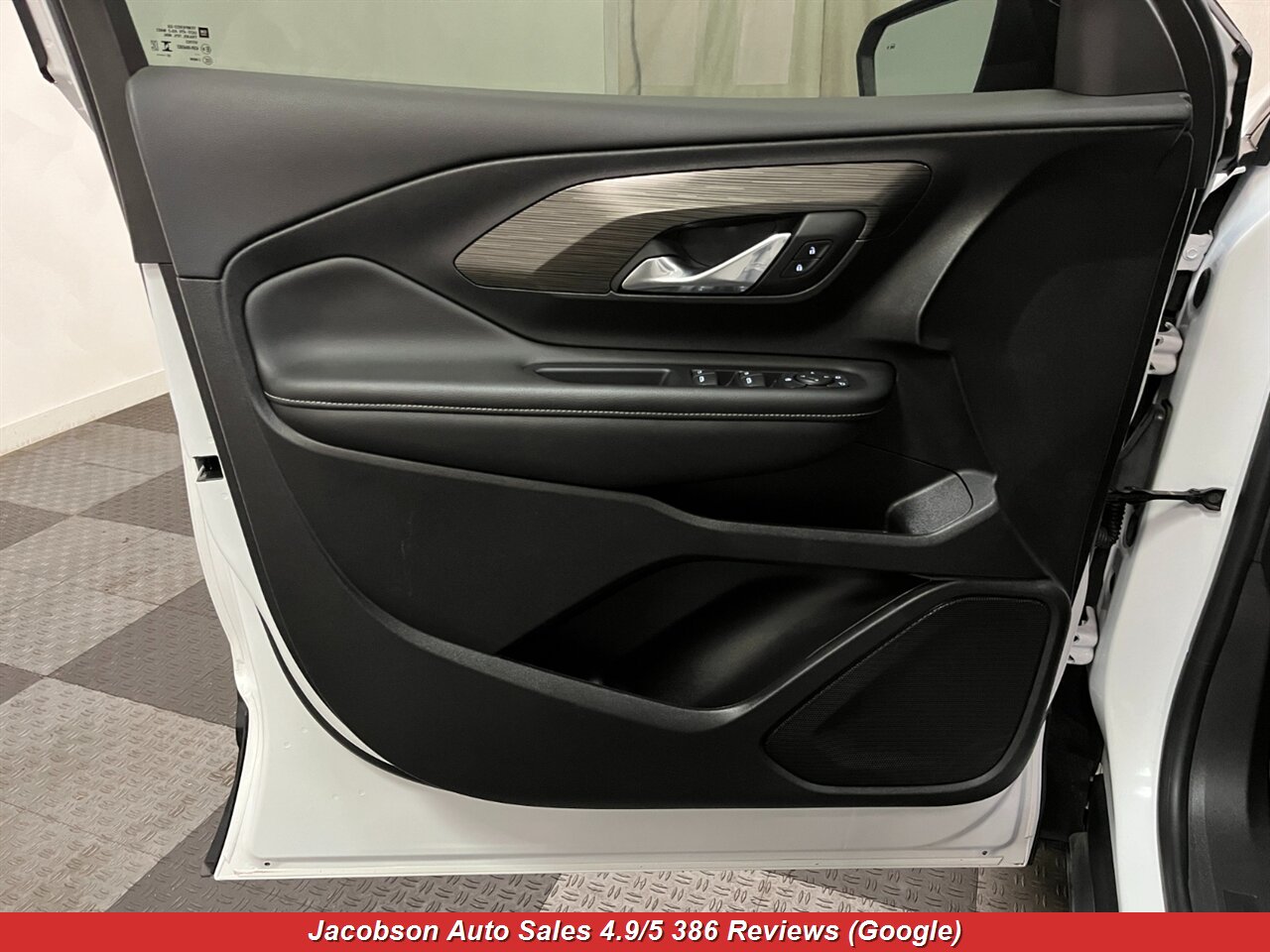 2024 GMC Terrain SLE - Photo 28 - Oshkosh, WI 54901