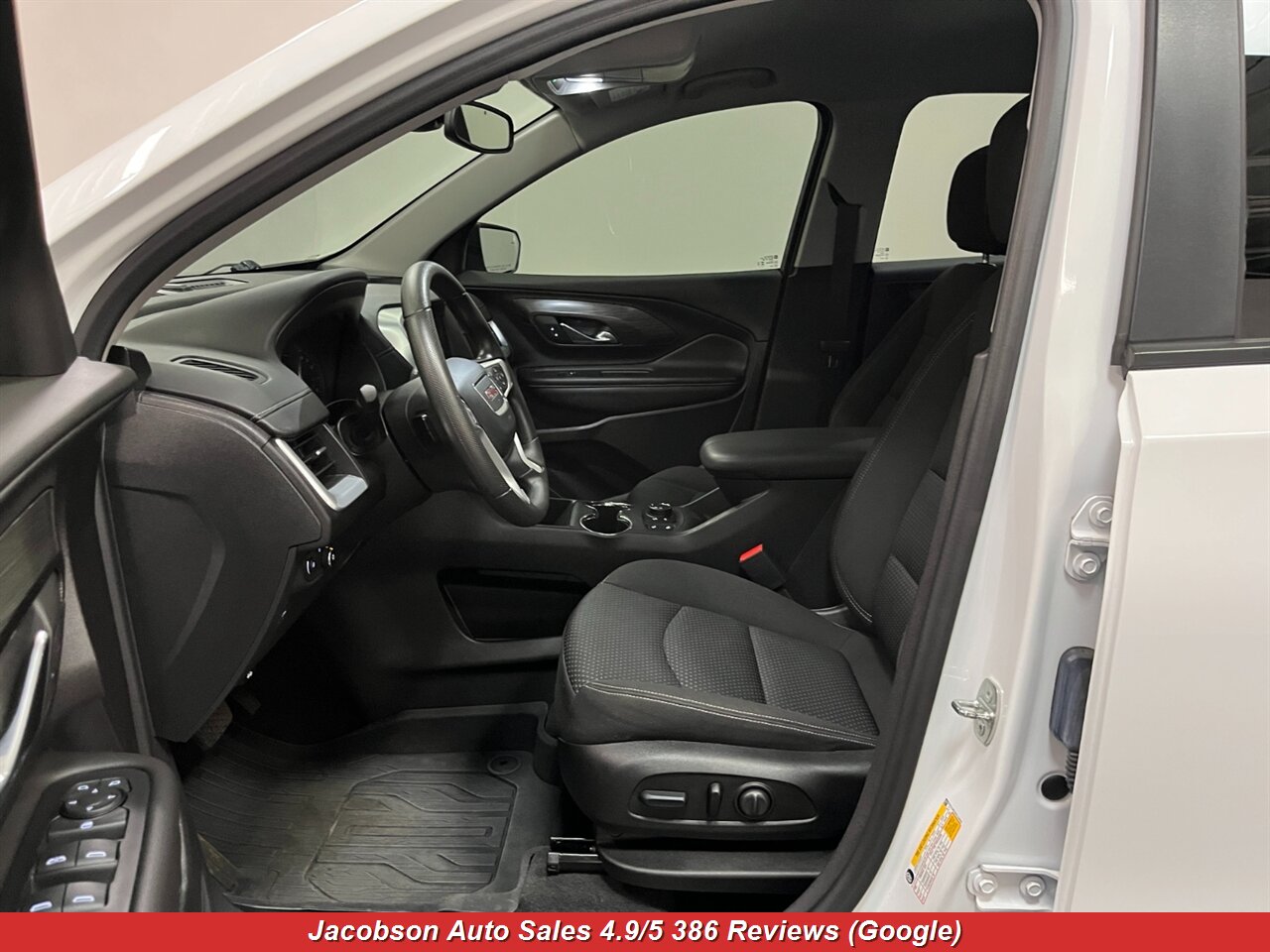 2024 GMC Terrain SLE - Photo 32 - Oshkosh, WI 54901