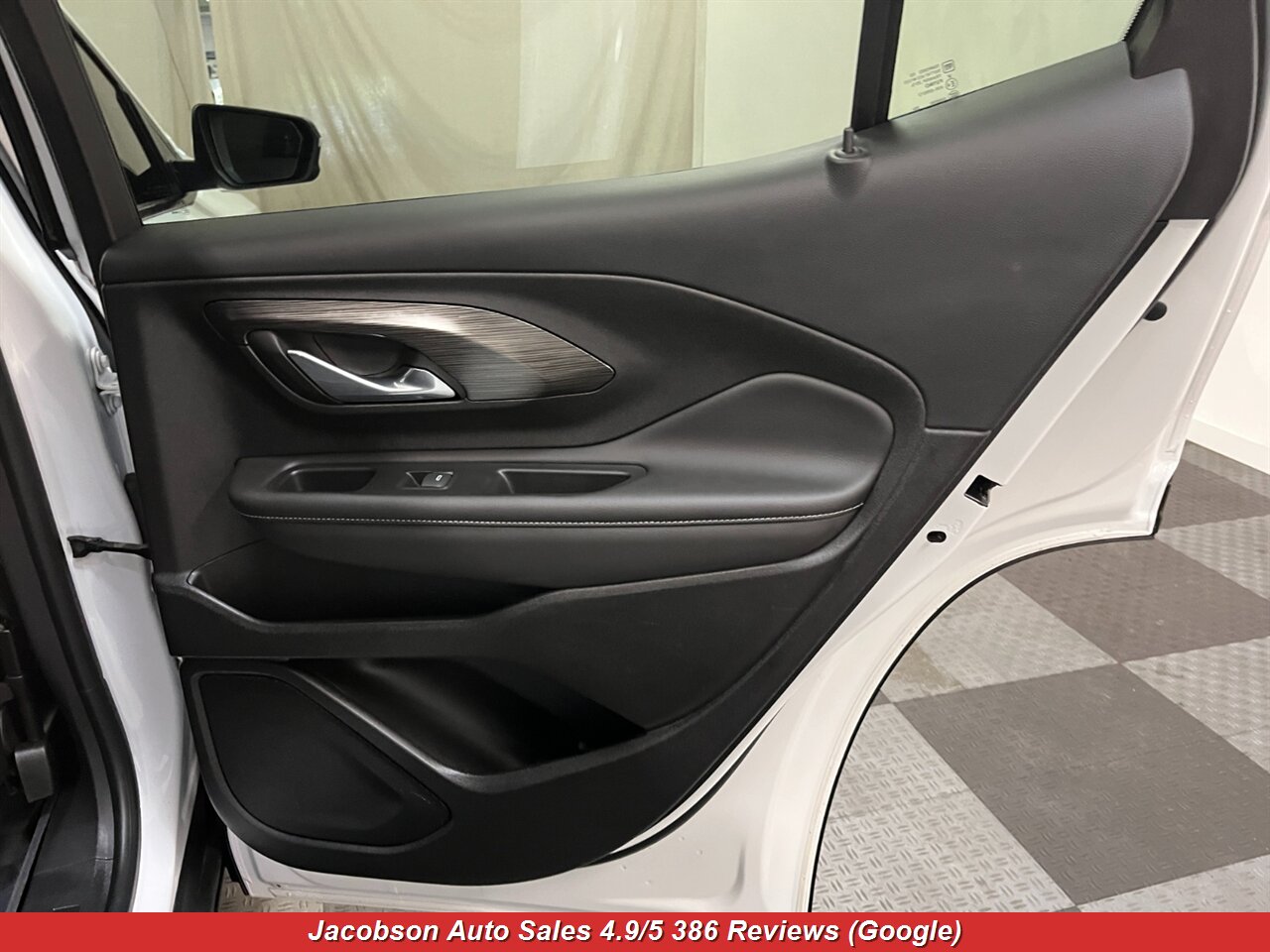 2024 GMC Terrain SLE - Photo 38 - Oshkosh, WI 54901