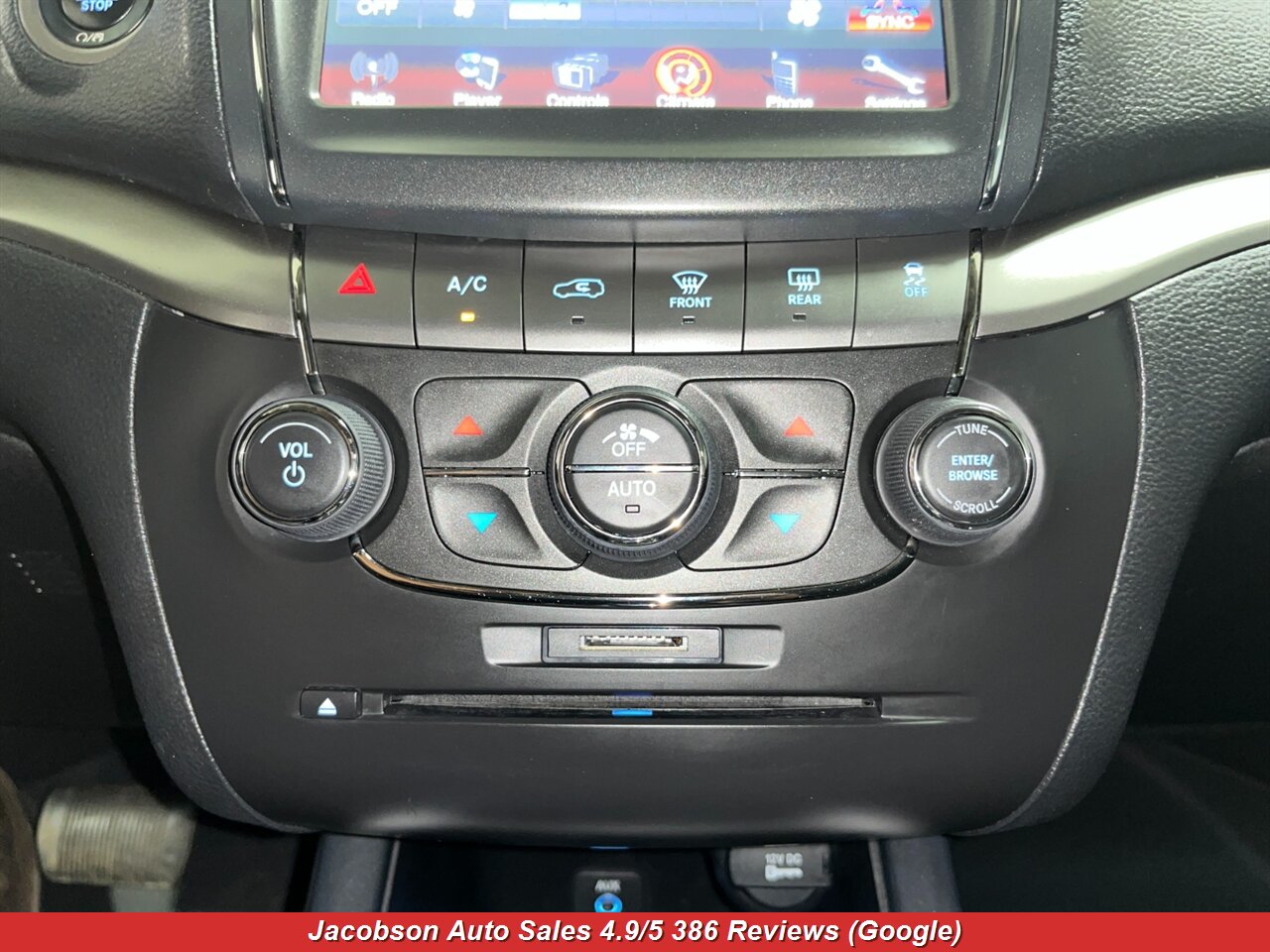 2018 Dodge Journey Crossroad AWD - Photo 12 - Oshkosh, WI 54901