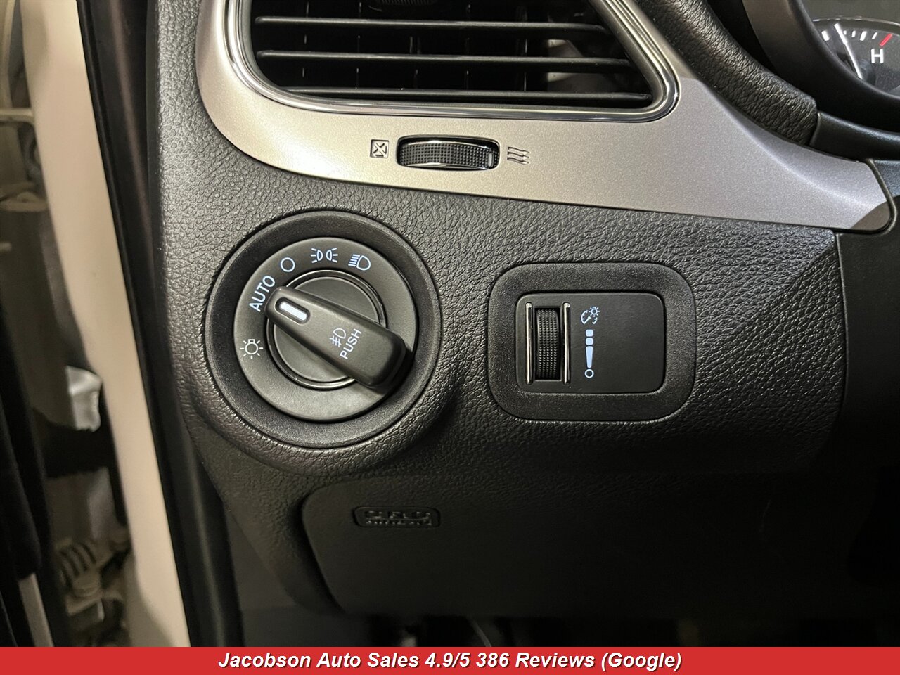 2018 Dodge Journey Crossroad AWD - Photo 3 - Oshkosh, WI 54901