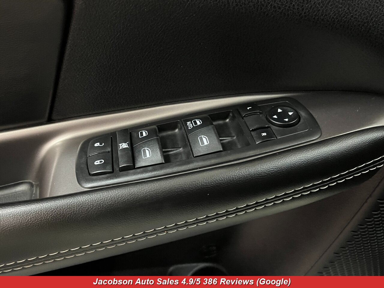 2018 Dodge Journey Crossroad AWD - Photo 2 - Oshkosh, WI 54901