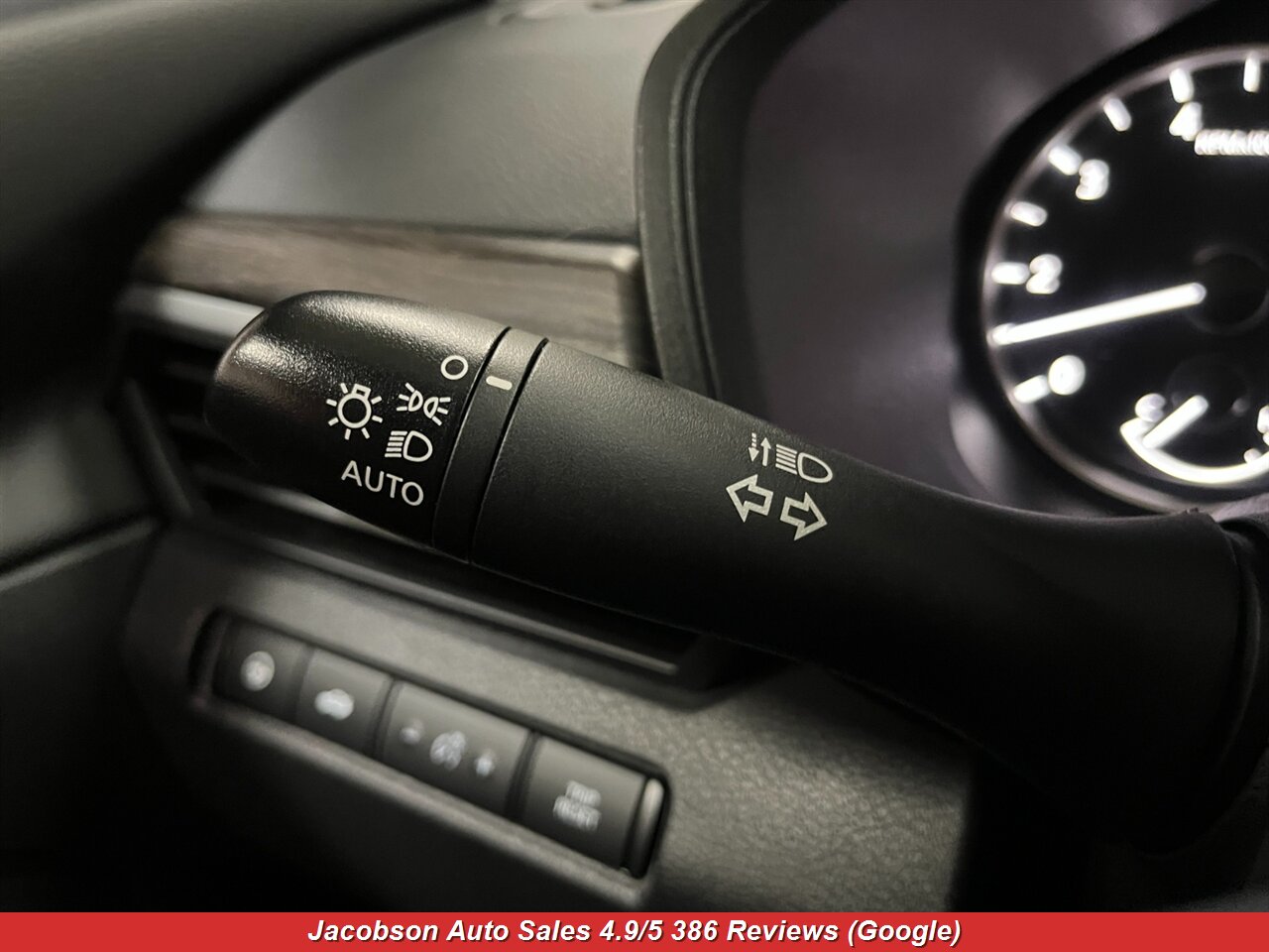 2024 Nissan Altima 2.5 SV AWD - Photo 8 - Oshkosh, WI 54901