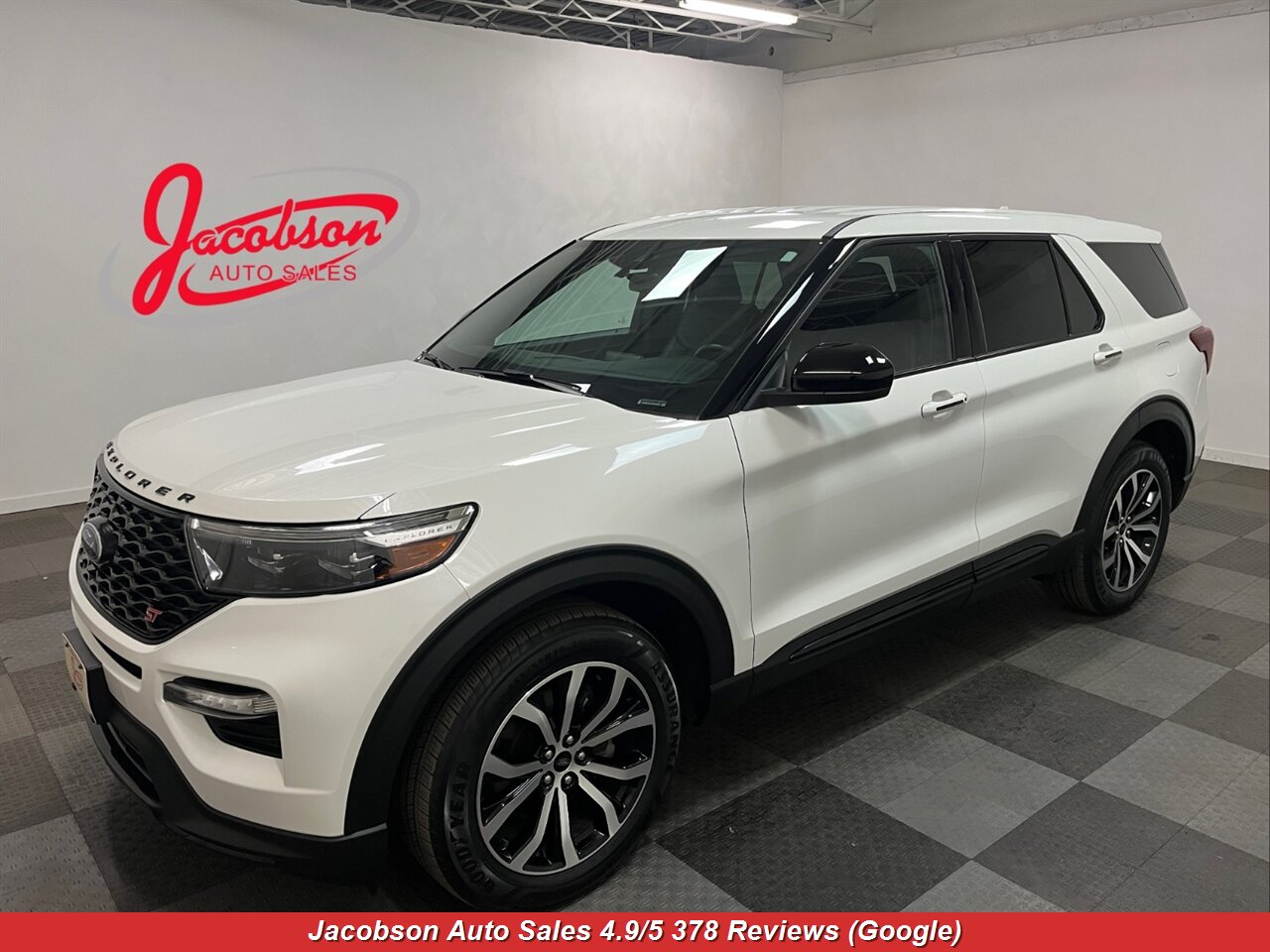 2022 Ford Explorer ST AWD - Photo 1 - Oshkosh, WI 54901
