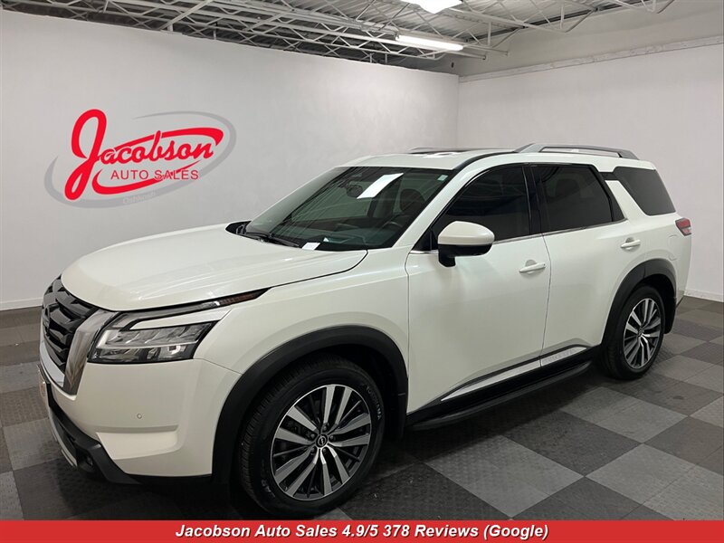 2022 Nissan Pathfinder Platinum AWD  