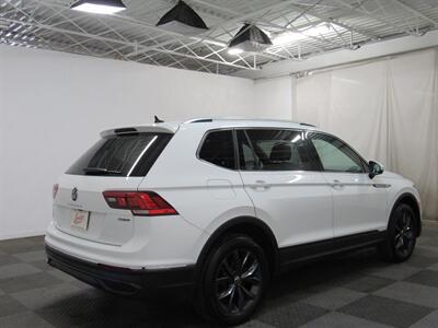 2022 Volkswagen Tiguan SE 4Motion   - Photo 43 - Oshkosh, WI 54901