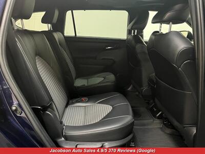 2022 Toyota Highlander XSE AWD   - Photo 39 - Oshkosh, WI 54901