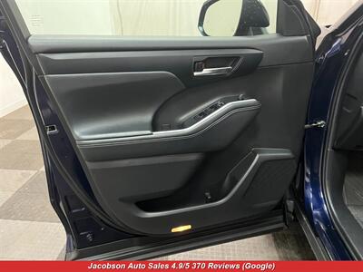 2022 Toyota Highlander XSE AWD   - Photo 27 - Oshkosh, WI 54901