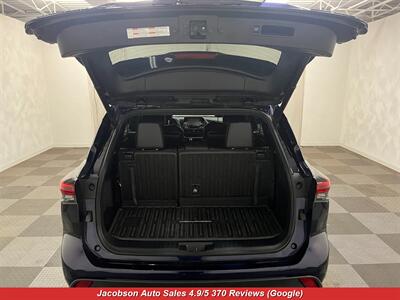 2022 Toyota Highlander XSE AWD   - Photo 47 - Oshkosh, WI 54901