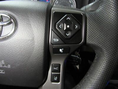 2021 Toyota Tacoma SR5 V6 Double Cab 4x4 LB   - Photo 11 - Oshkosh, WI 54901