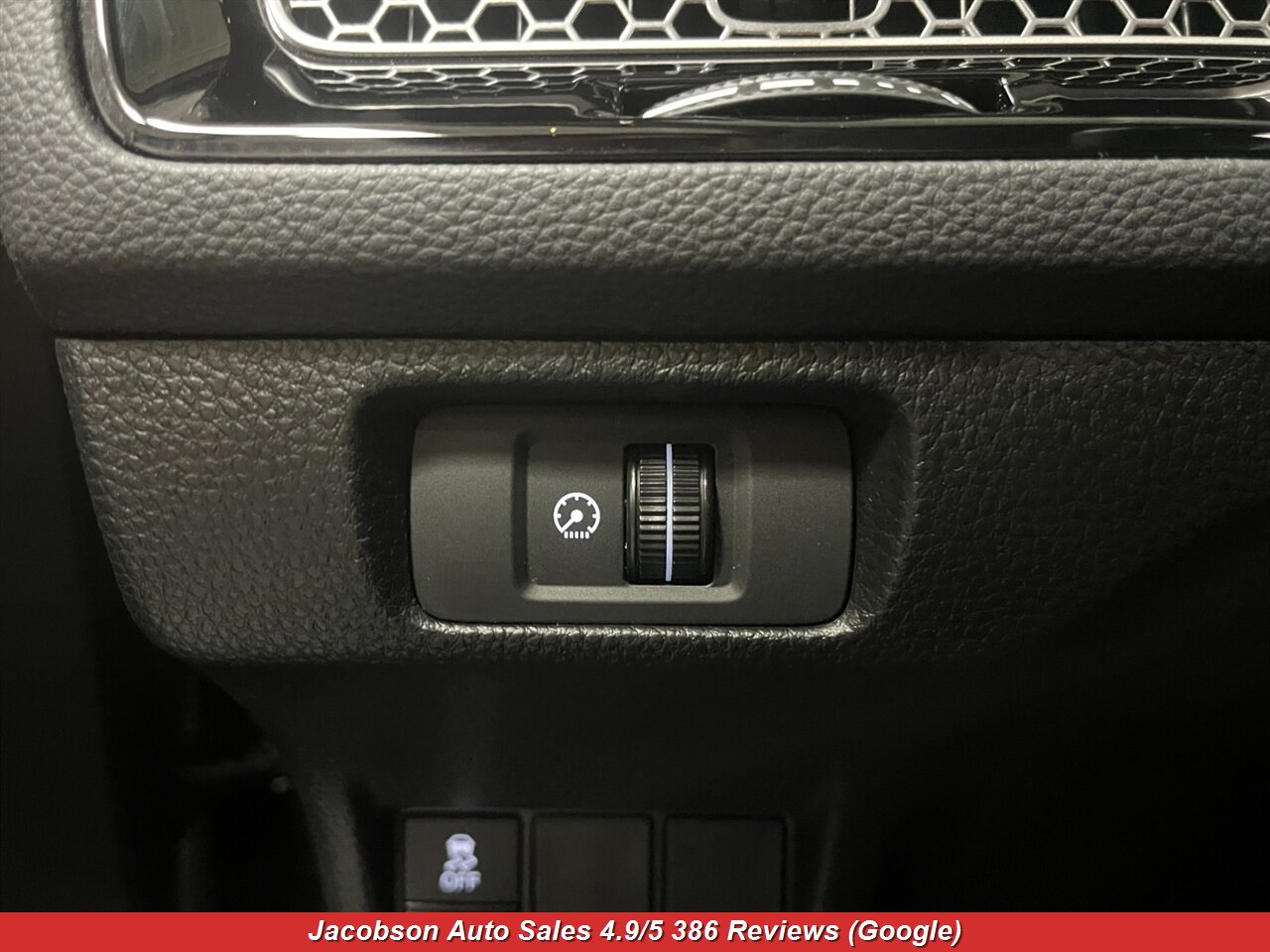 2025 Honda Civic LX - Photo 4 - Oshkosh, WI 54901