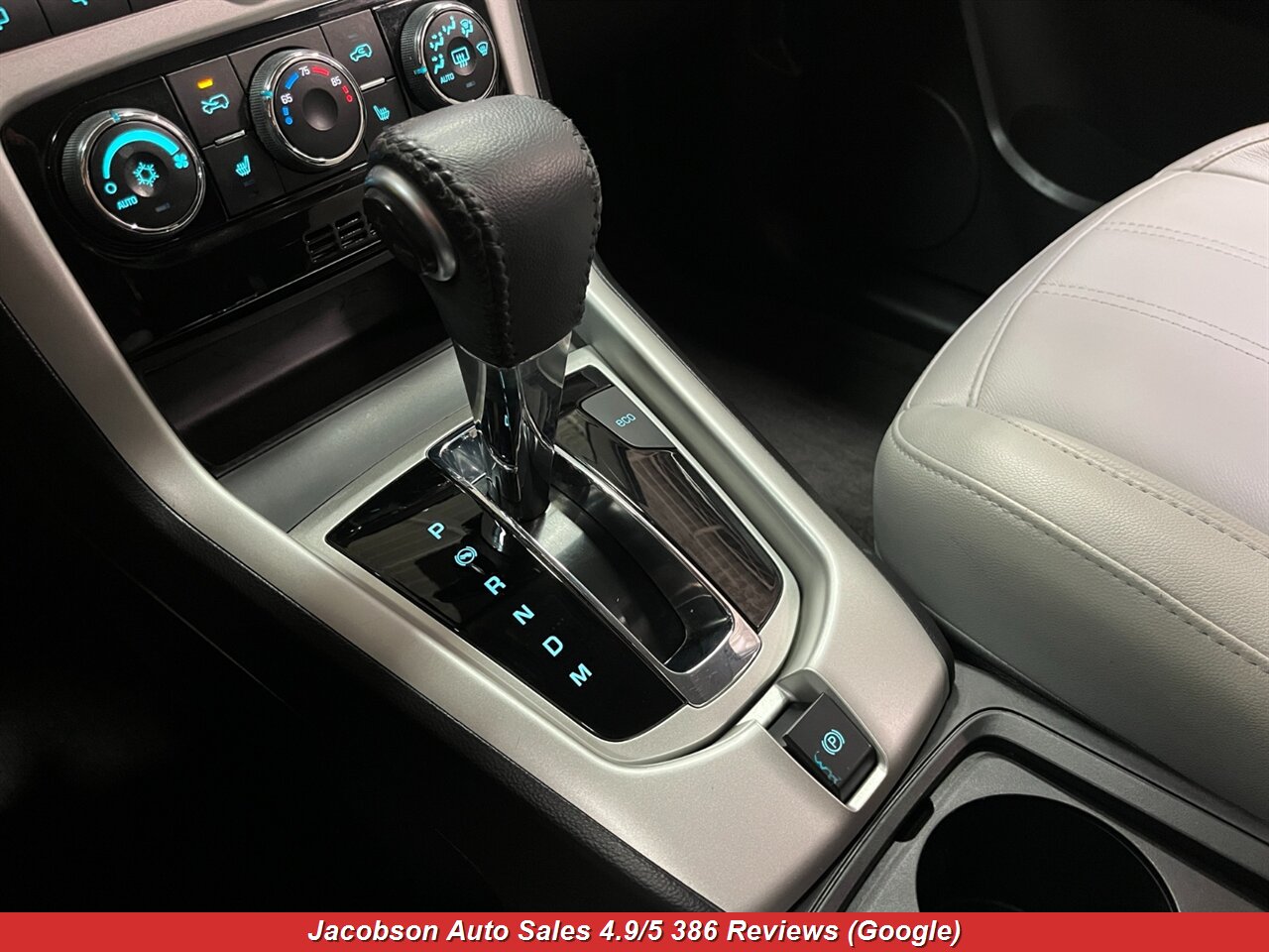 2014 Chevrolet Captiva Sport LTZ - Photo 12 - Oshkosh, WI 54901