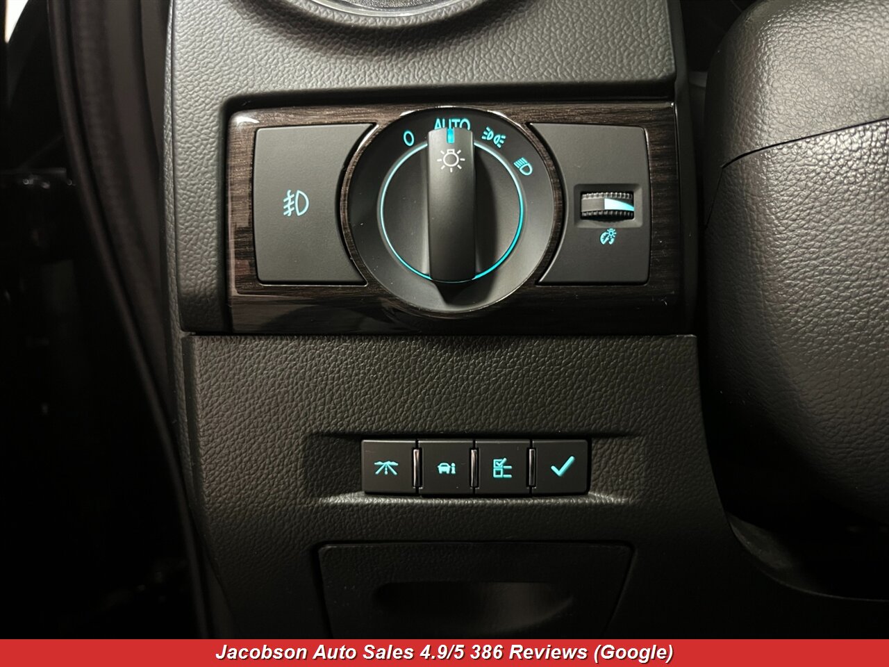2014 Chevrolet Captiva Sport LTZ - Photo 3 - Oshkosh, WI 54901