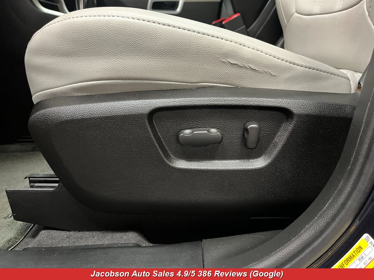 2014 Chevrolet Captiva Sport LTZ - Photo 23 - Oshkosh, WI 54901