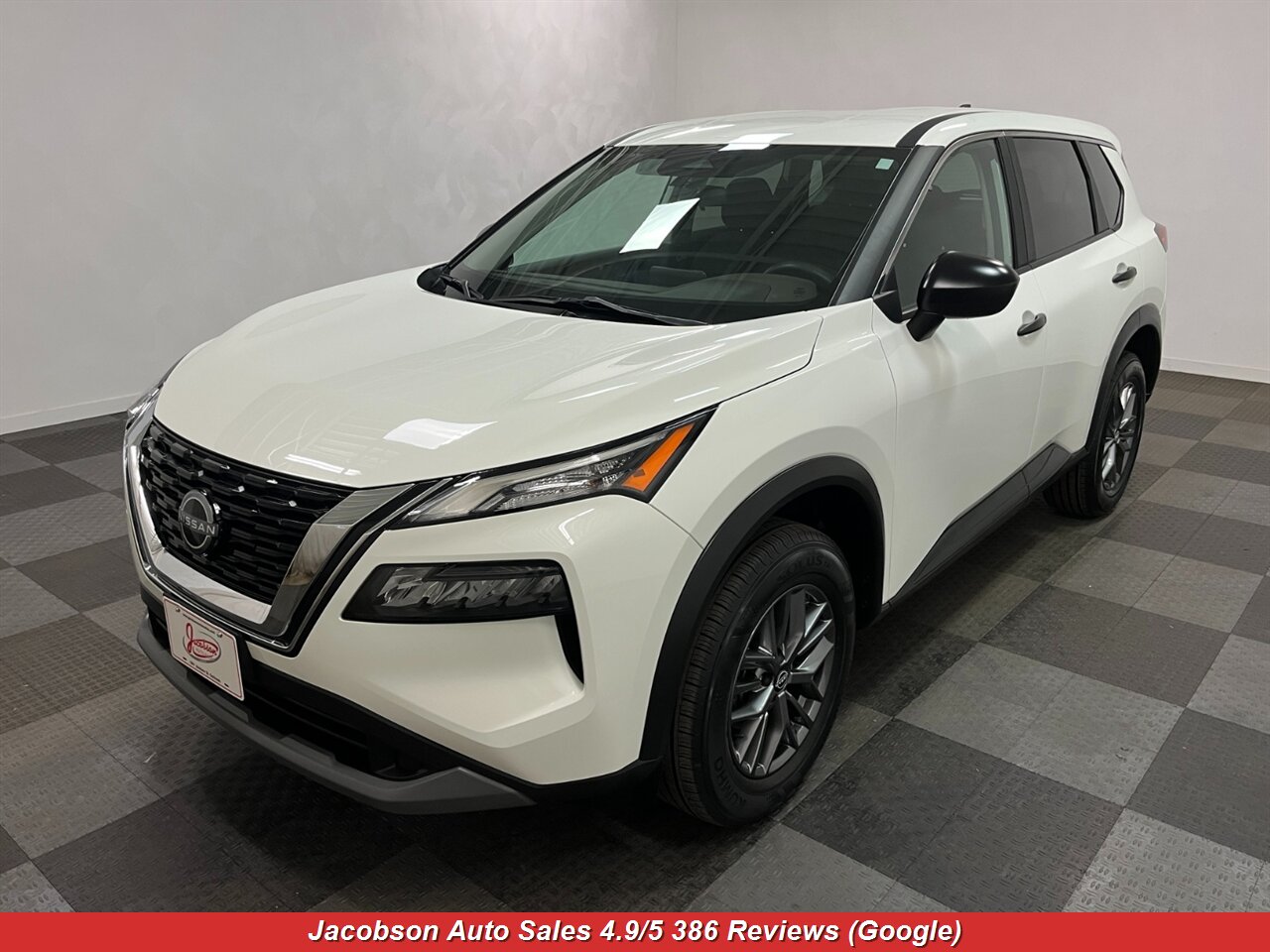 2023 Nissan Rogue S AWD   - Photo 1 - Oshkosh, WI 54901