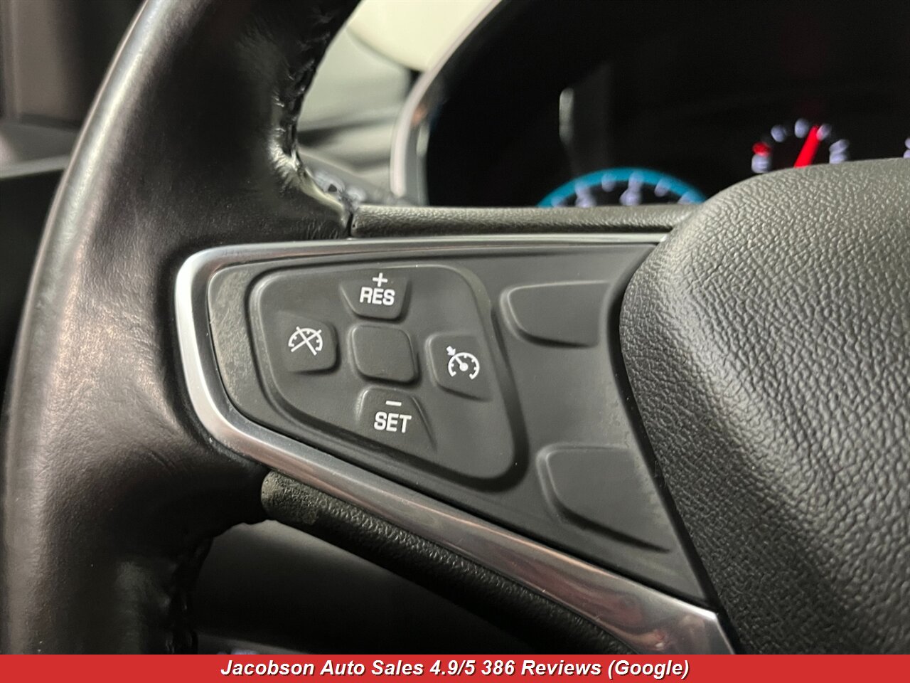 2018 Chevrolet Equinox LT 4x4 - Photo 8 - Oshkosh, WI 54901