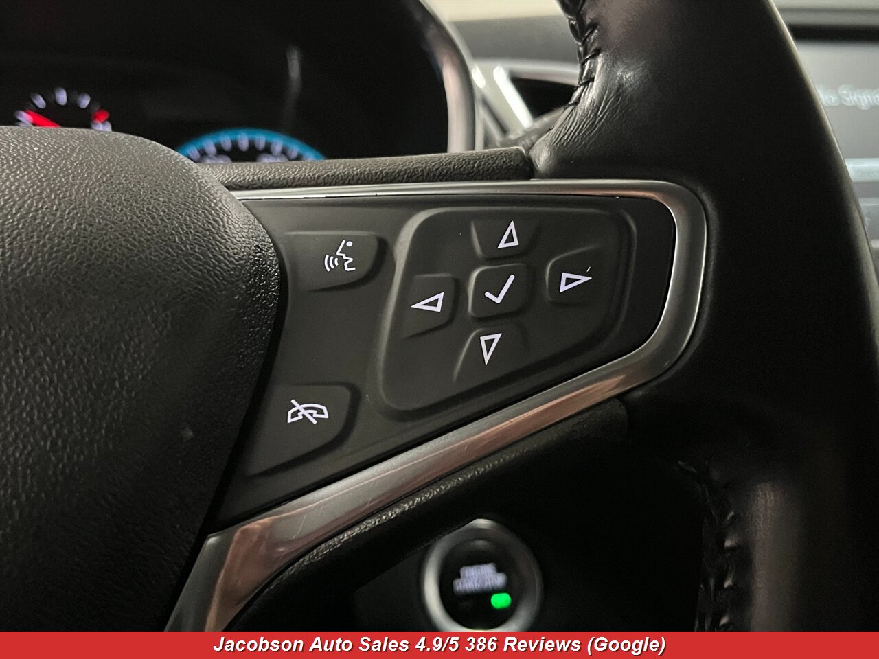 2018 Chevrolet Equinox LT 4x4 - Photo 9 - Oshkosh, WI 54901