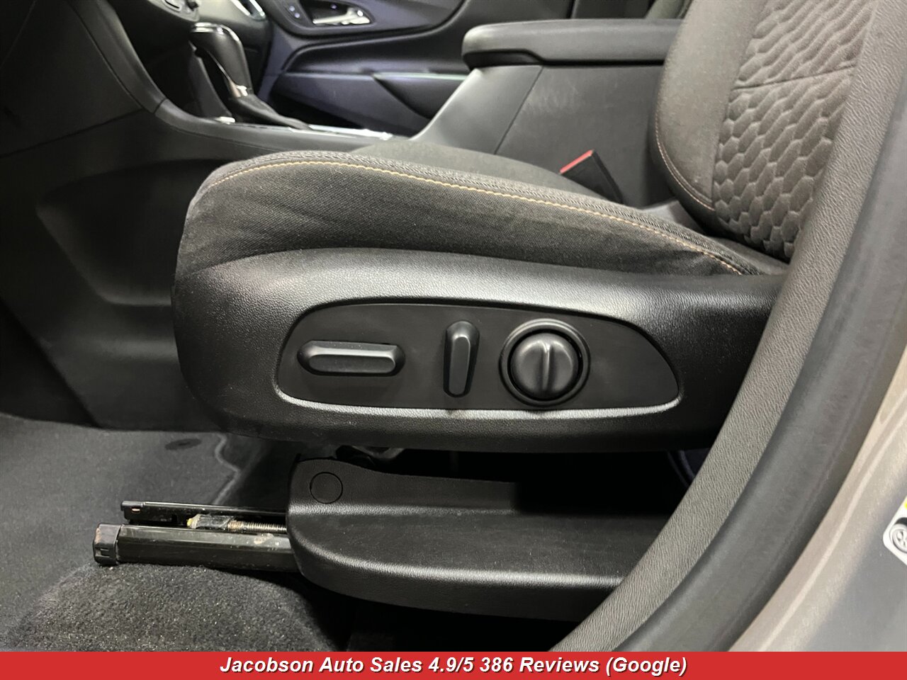 2018 Chevrolet Equinox LT 4x4 - Photo 30 - Oshkosh, WI 54901