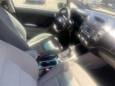 2015 Kia Forte LX   - Photo 11 - Valencia, CA 91355