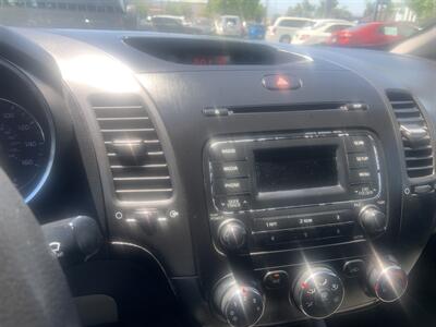 2015 Kia Forte LX   - Photo 9 - Valencia, CA 91355