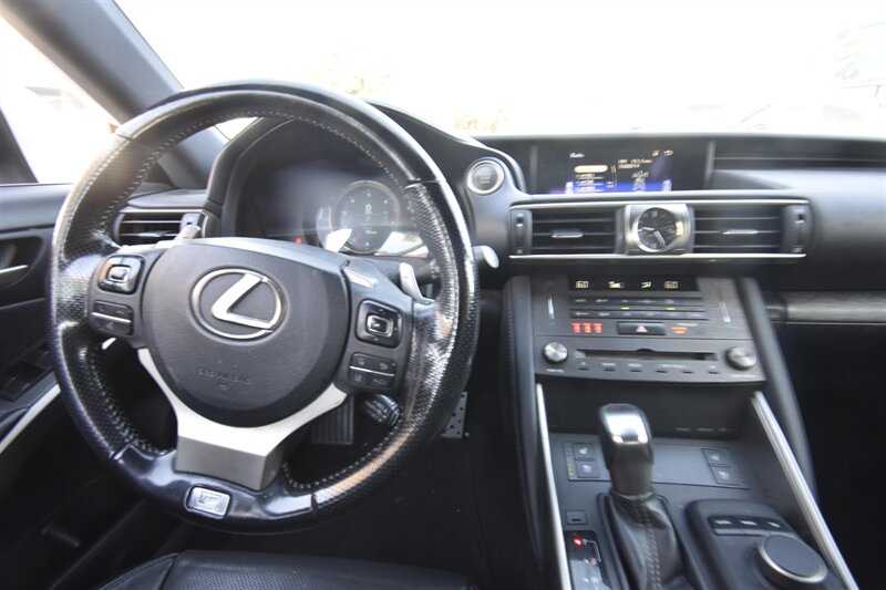 2020 Lexus IS 300 IS 300 F SPORT   - Photo 24 - Midway City, CA 92655