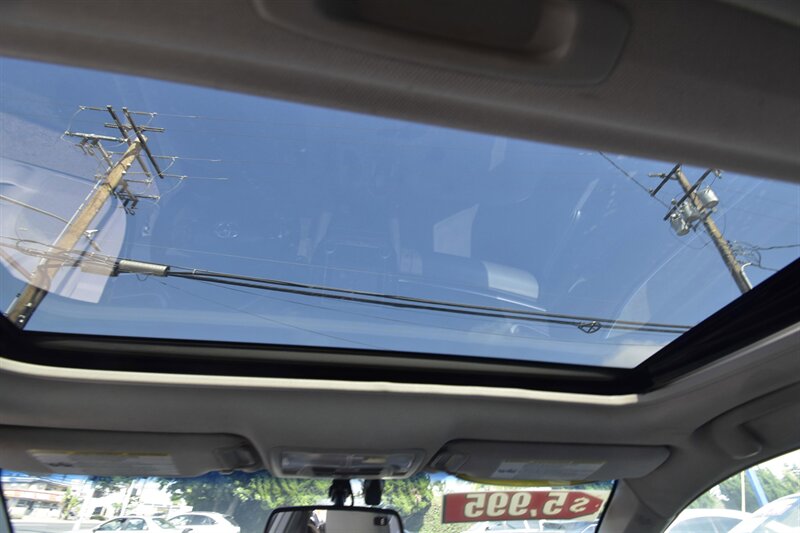 2014 Toyota Camry Hybrid XLE   - Photo 12 - Midway City, CA 92655
