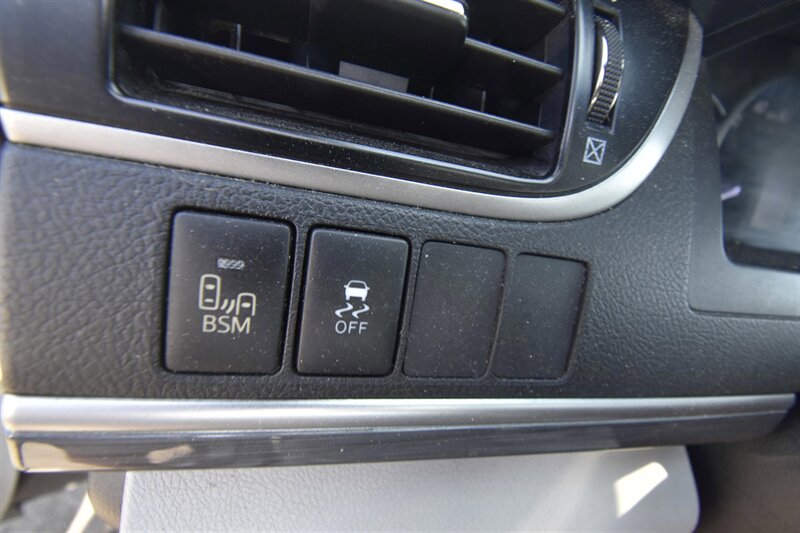 2014 Toyota Camry Hybrid XLE   - Photo 13 - Midway City, CA 92655