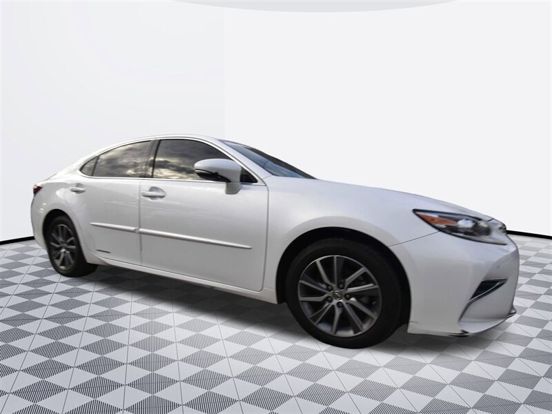 2018 Lexus ES 300h ES 300h - Photo 6 - Midway City, CA 92655