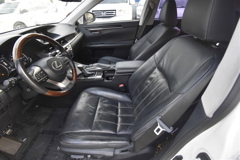 2018 Lexus ES 300h ES 300h - Photo 7 - Midway City, CA 92655