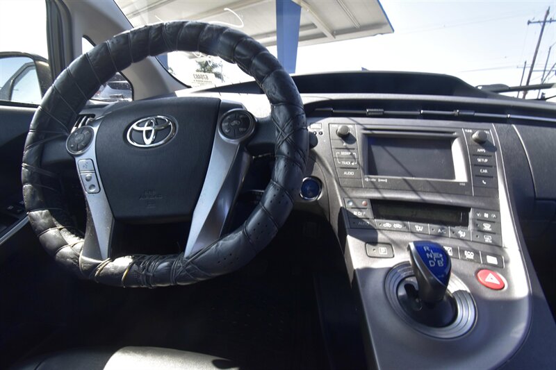 2013 Toyota Prius Five   - Photo 7 - Midway City, CA 92655