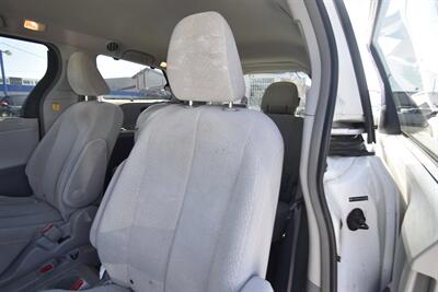 2014 Toyota Sienna LE 7-Passenger Auto Acces   - Photo 12 - Midway City, CA 92655