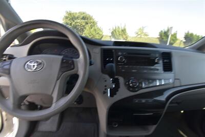2014 Toyota Sienna LE 7-Passenger Auto Acces   - Photo 13 - Midway City, CA 92655