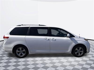 2014 Toyota Sienna LE 7-Passenger Auto Acces   - Photo 4 - Midway City, CA 92655