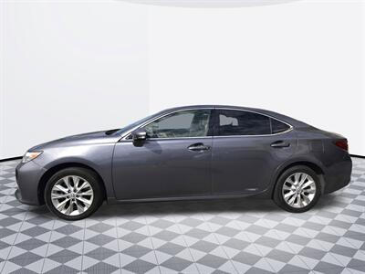 2015 Lexus ES 300h Hybrid   - Photo 4 - Midway City, CA 92655