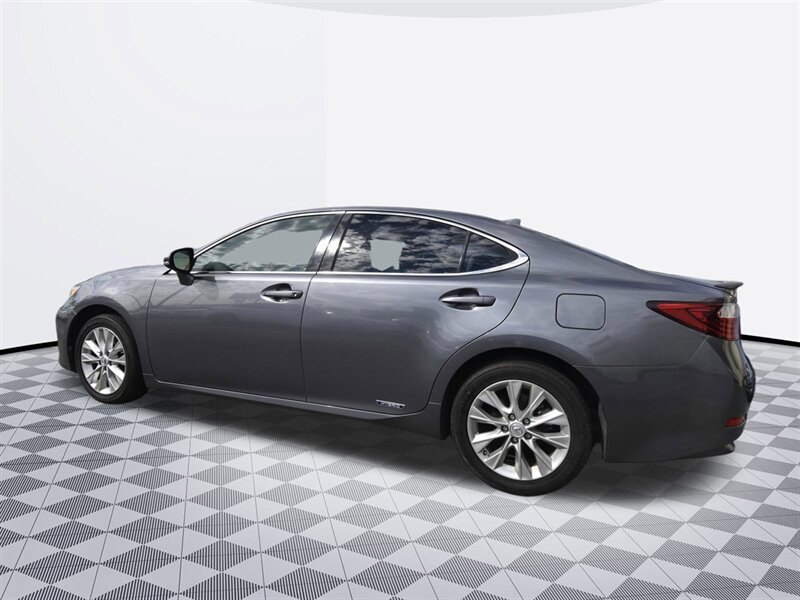 2015 Lexus ES 300h Hybrid   - Photo 6 - Midway City, CA 92655
