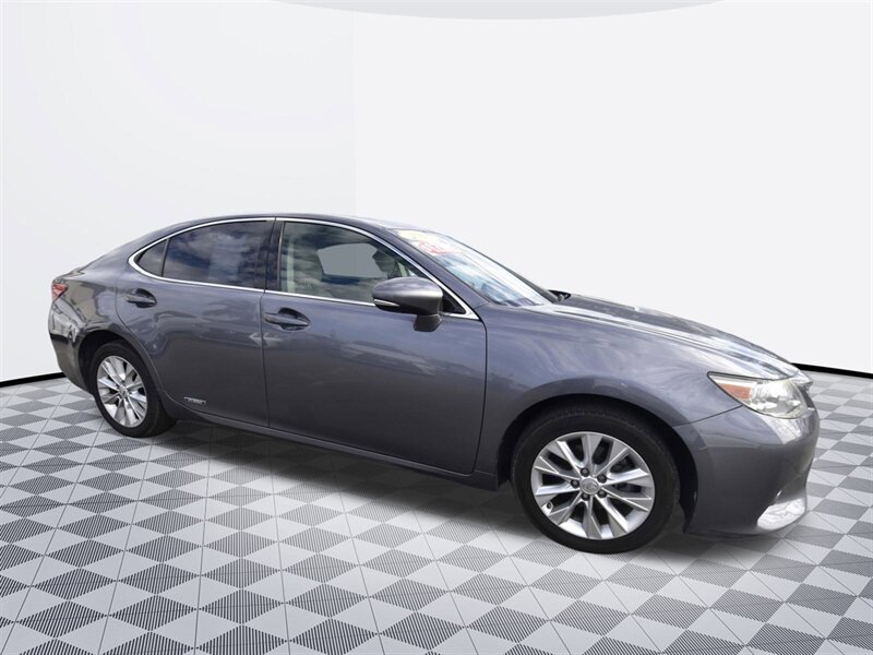 2015 Lexus ES 300h Hybrid   - Photo 3 - Midway City, CA 92655